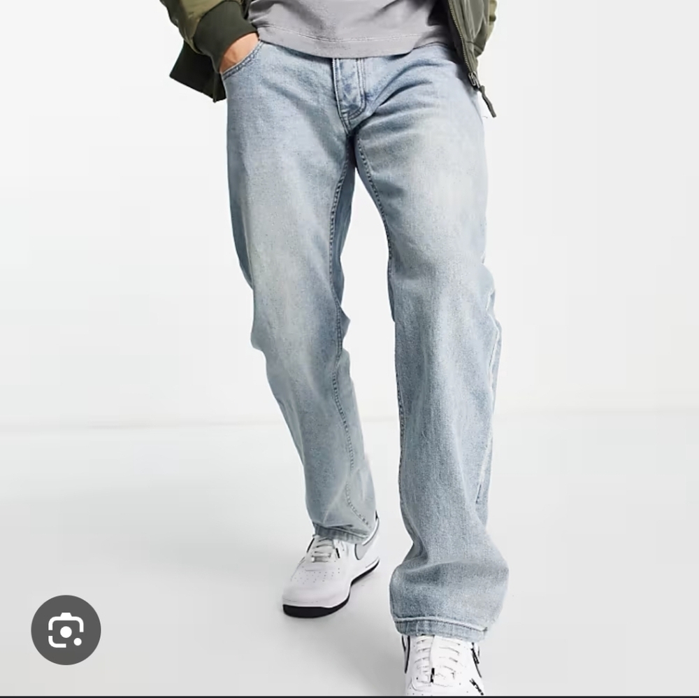 Wesc Bob Straight Leg Denim. Unisex 5-pocket denim pant. Authentic Light Wash/ S